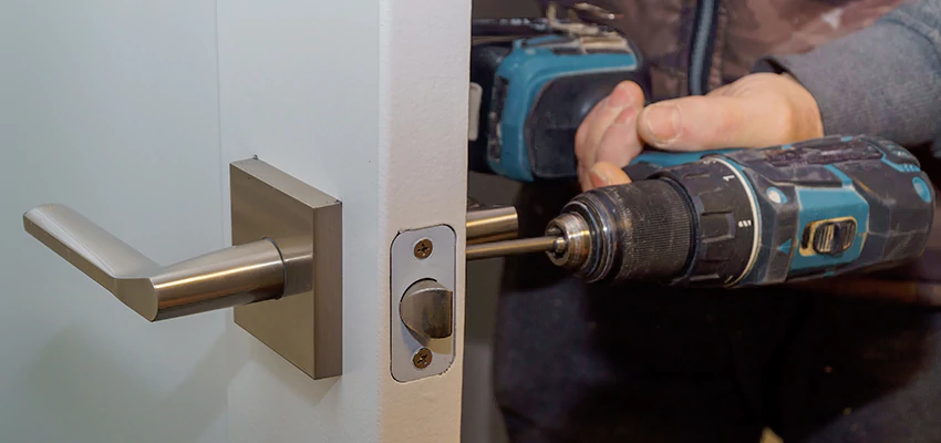 Broken Door Handle Lock Repair in Huron, California